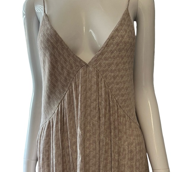 Mahina Maxi Dress - Picture 3 of 9